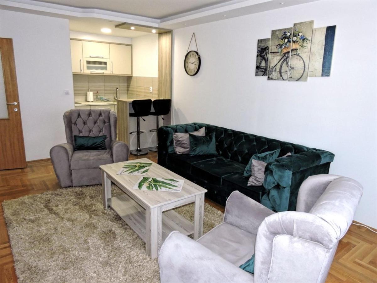 Апартаменты Apartman Lux S&V 1 Lukavica Istocno Sarajevo Hilandarska Centar Экстерьер фото
