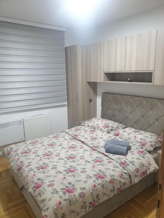 Апартаменты Apartman Lux S&V 1 Lukavica Istocno Sarajevo Hilandarska Centar Экстерьер фото