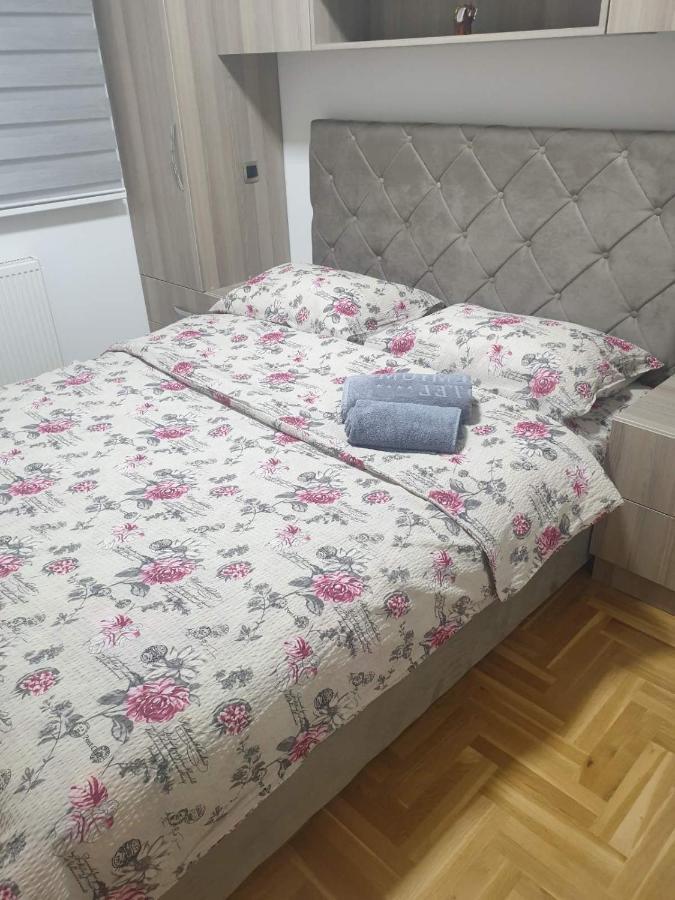 Апартаменты Apartman Lux S&V 1 Lukavica Istocno Sarajevo Hilandarska Centar Экстерьер фото